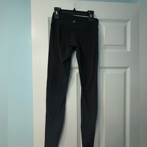 Used Lululemon Women’s Black leggings size 2